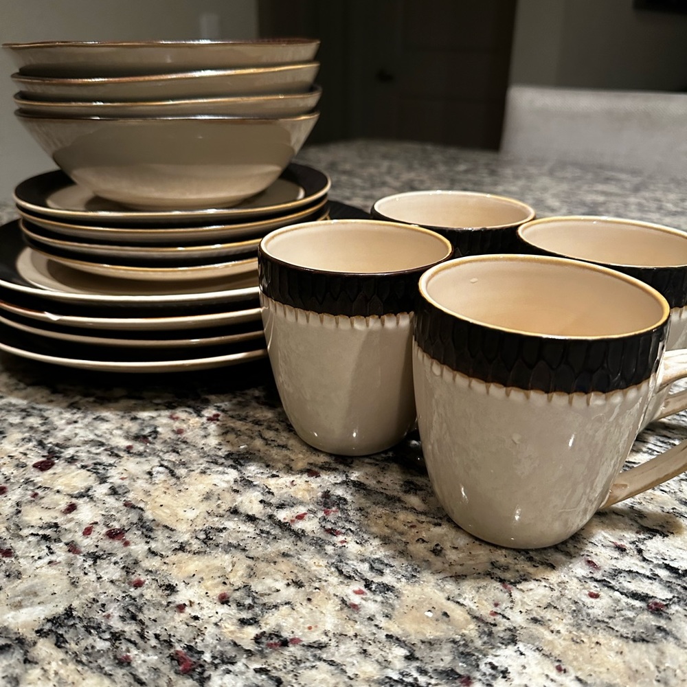 Crate & Barrel | 16 Piece Scavo - Embossed Metallic Brown Border